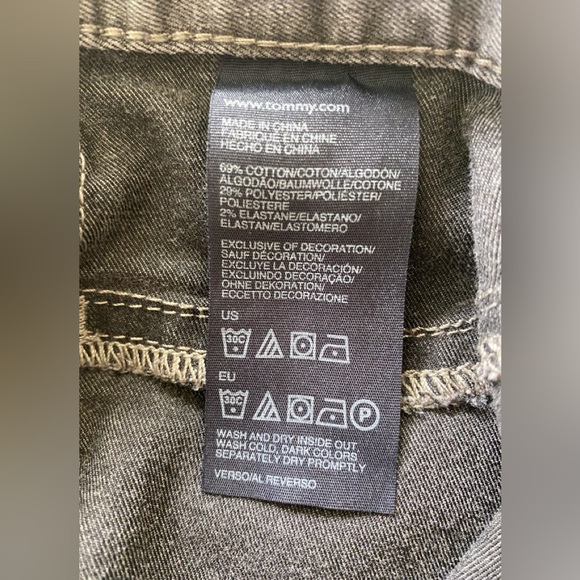 Tommy Hilfiger Jeans - Picture 10 of 10